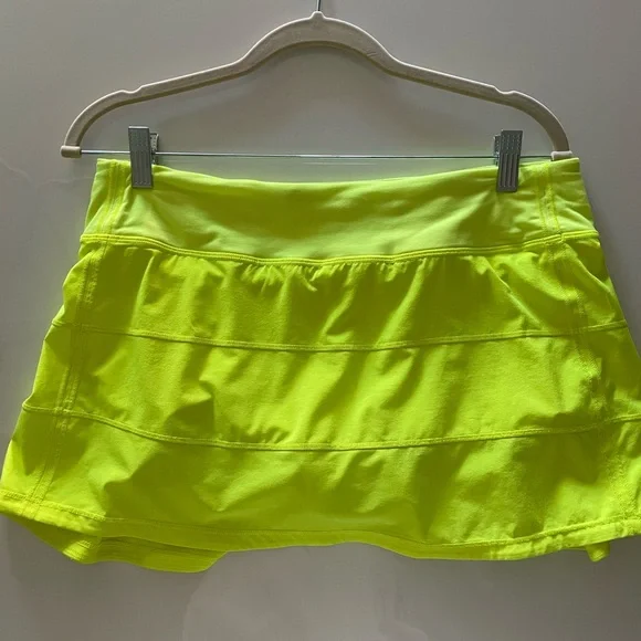 lululemon Women's Neon Yellow Skirt Pace Rival - Picture 4 of 5